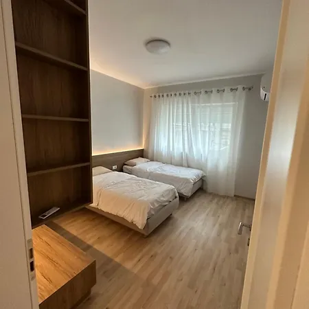 Pazari * Tirana